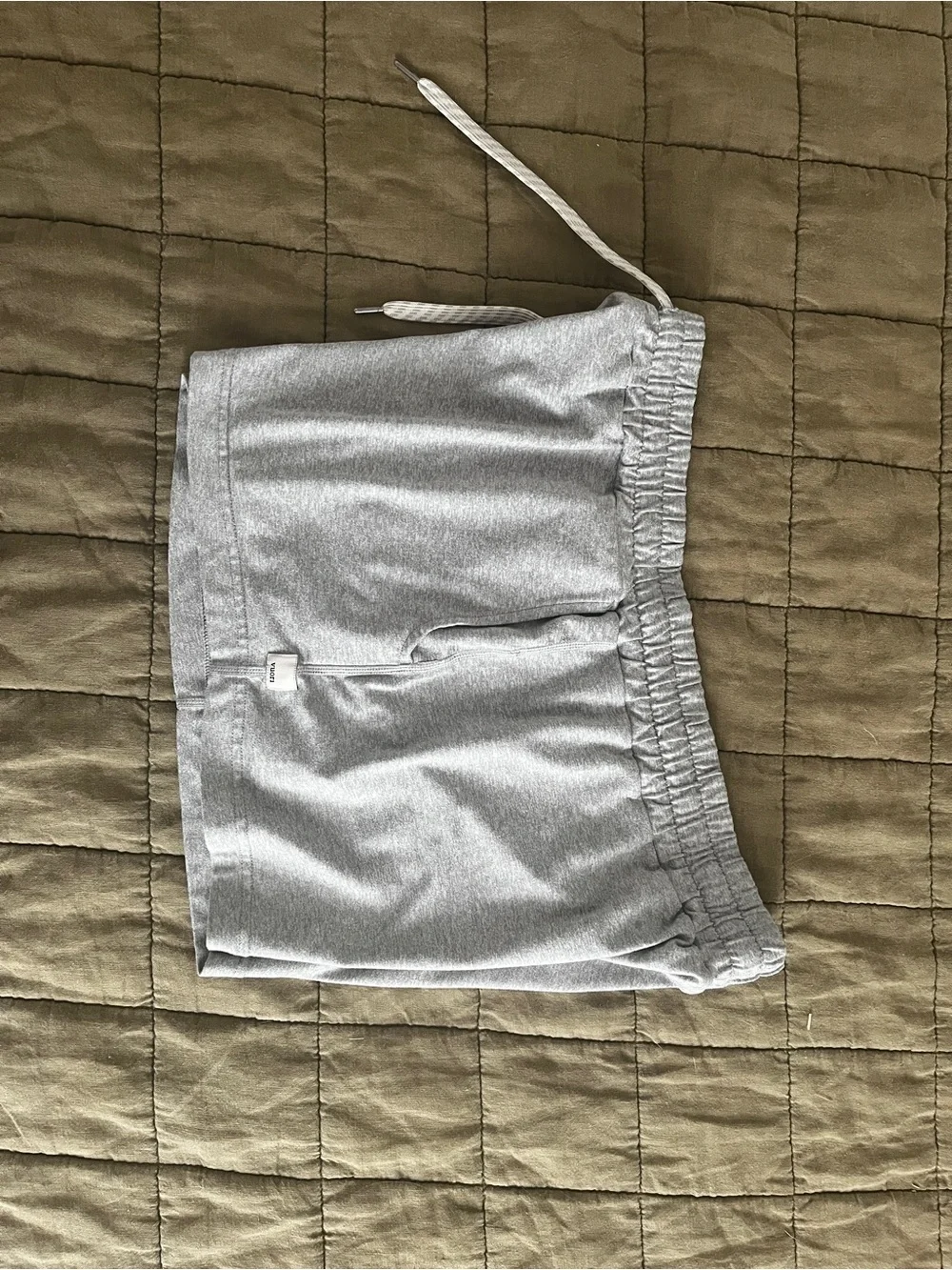 Vuori Halo Light Gray Athletic Shorts Size L